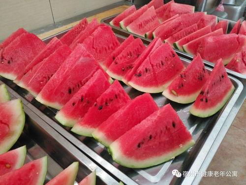 夏日吃瓜清凉降温,吃瓜降温，清凉一夏