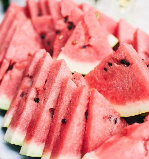 都在吃瓜的图片,全民吃瓜，共享欢乐时光