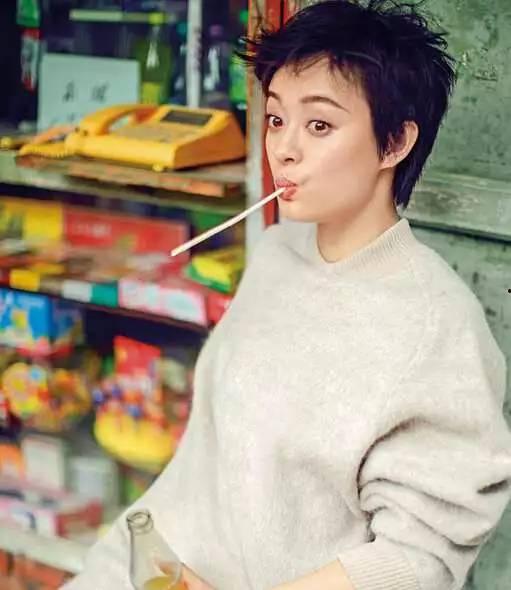 吃瓜短发博主,揭秘娱乐圈幕后故事