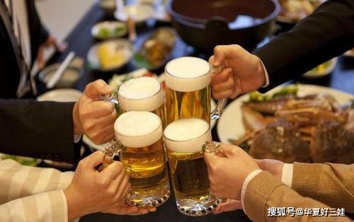 女子喝酒吃瓜,女子夜生活新风尚