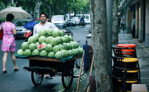 卖广告吃瓜,揭秘网络热点的幕后推手