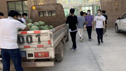 柳州最新吃瓜新闻,网红美食街惊现神秘“黑店”，食客纷纷热议！